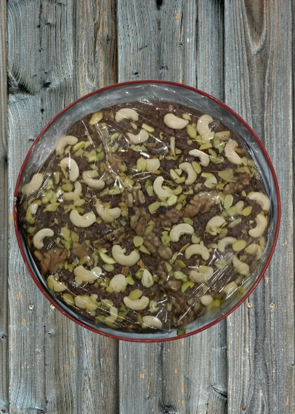 Premium Desi Sohan Halwa β Royal Taste of Tradition (1KG) Kaaju+ akhroti